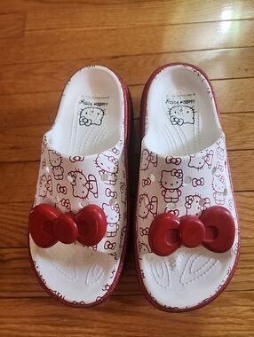 Crocs X Hello Kitty Stomp  Red & White Slip-On Platform Slide Sandals